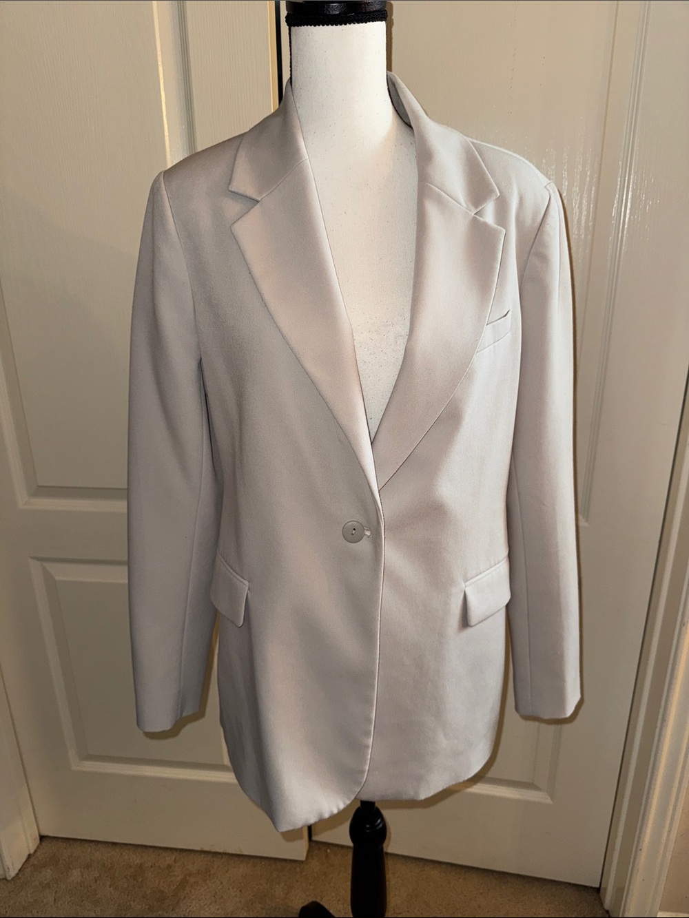 Women's Light Gray Single-Button Blazer — Size Medium